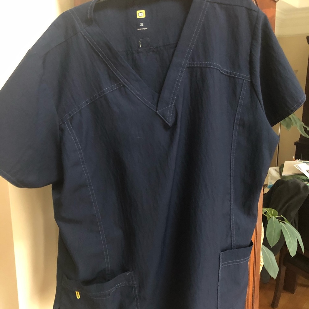 Scrubs Top XL